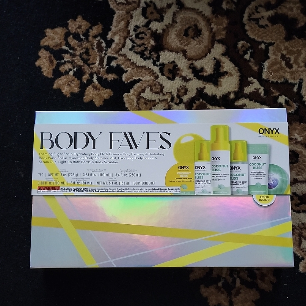 NWT! Onyx Bath & Body Gift Set *Cocunut Bliss- Yellow Box